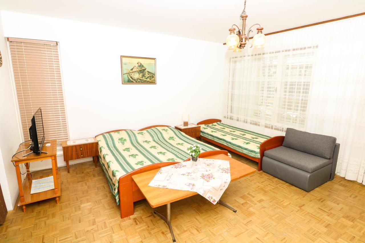 Apartments Magasic With Terrace Baška Eksteriør billede