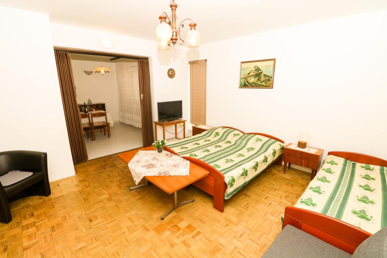 Apartments Magasic With Terrace Baška Eksteriør billede