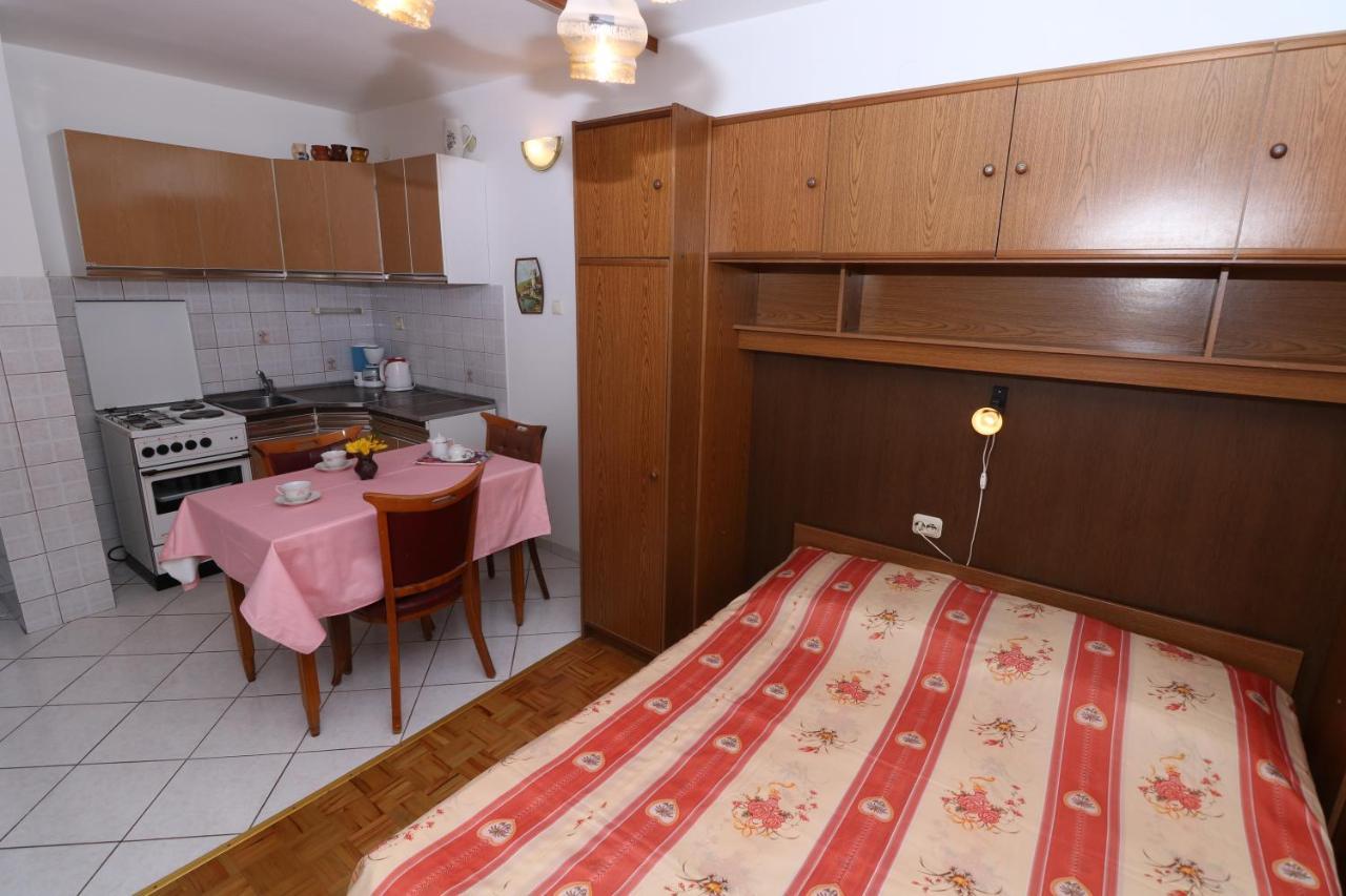 Apartments Magasic With Terrace Baška Eksteriør billede